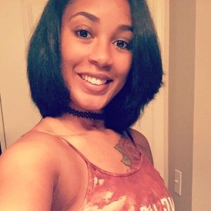 Meet your Posher, Dominique